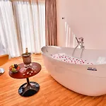 Ξενοδοχείο Business Life & Sisli 4*