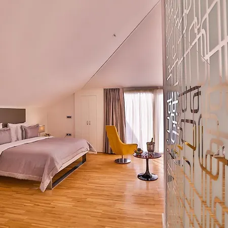 Business Life & Sisli 호텔 4*