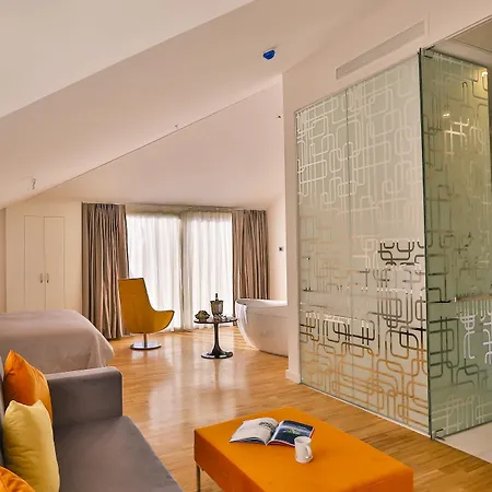 Business Life Hotel 4*