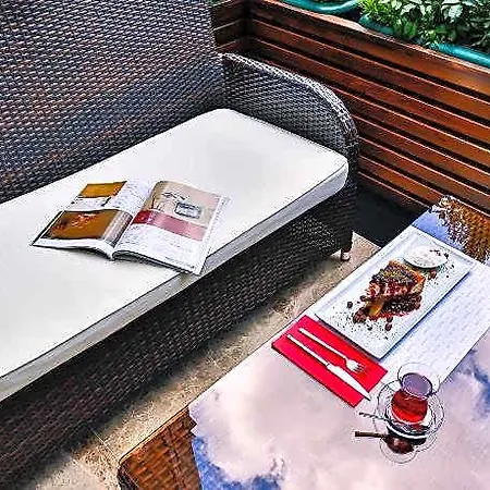 Business Life & Sisli Отель 4*