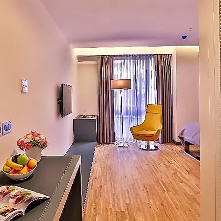 Business Life & Sisli 4*