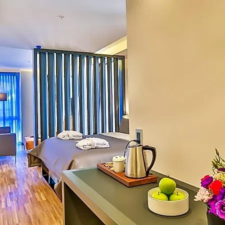 Отель Business Life & Sisli 4*