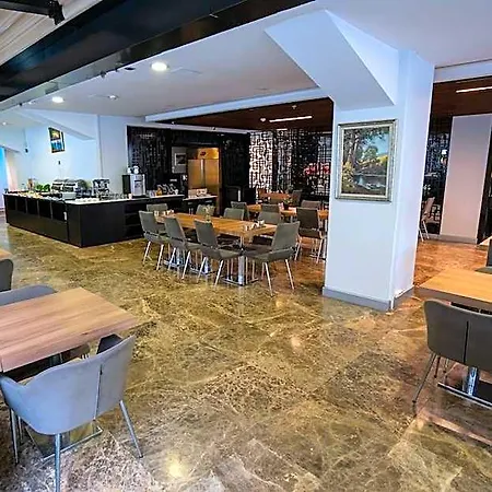 Business Life & Sisli 4*