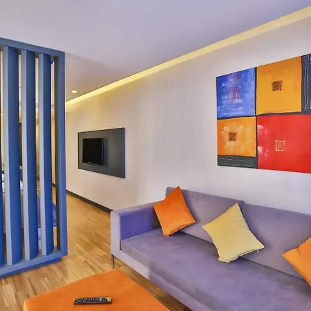 فندق Business Life & Sisli