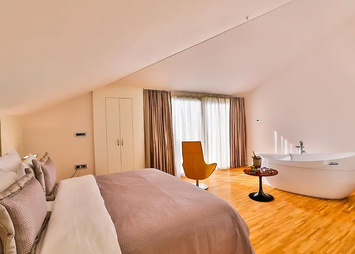 Business Life & Sisli Отель