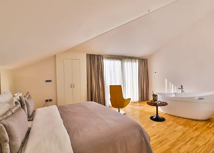 Business Life & Sisli Стамбул