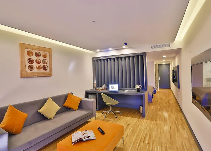 Отель Business Life & Sisli 4*