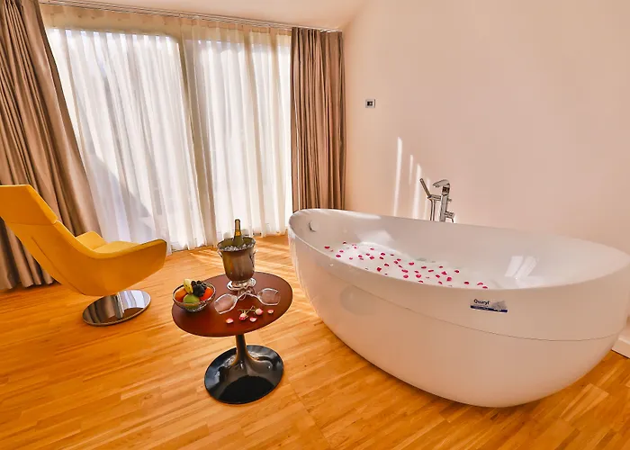 Business Life & Sisli Отель 4*