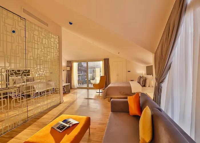 Business Life & Sisli Отель