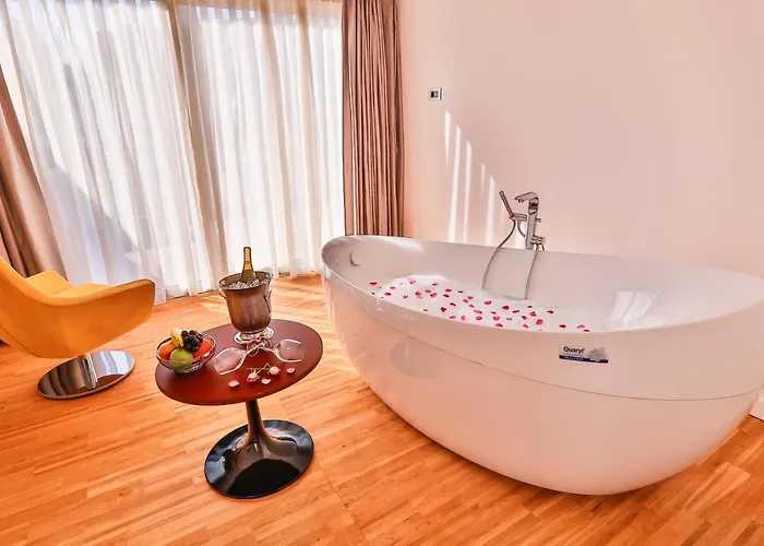 Отель Business Life & Sisli 4*